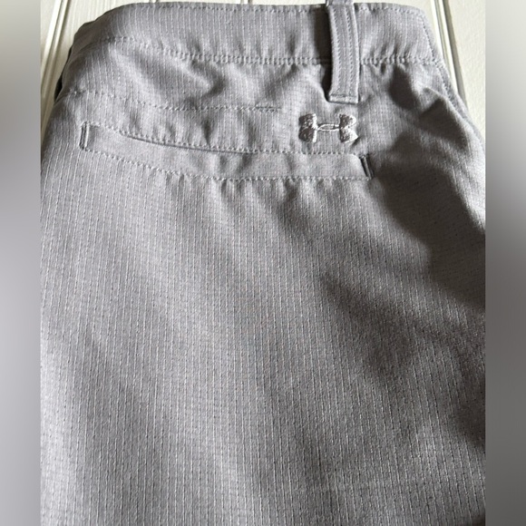 UNDER ARMOUR youth size 14 shorts with adjustable waist - Picture 7 of 7